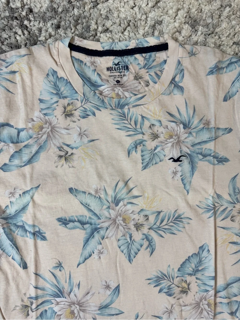 Hollister, Mens Light Pink Tropical Floral Print Short Sleeve Tshirt, XL - Picture 3 of 4